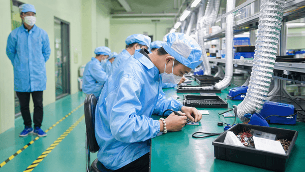Technical service and training on the production floor