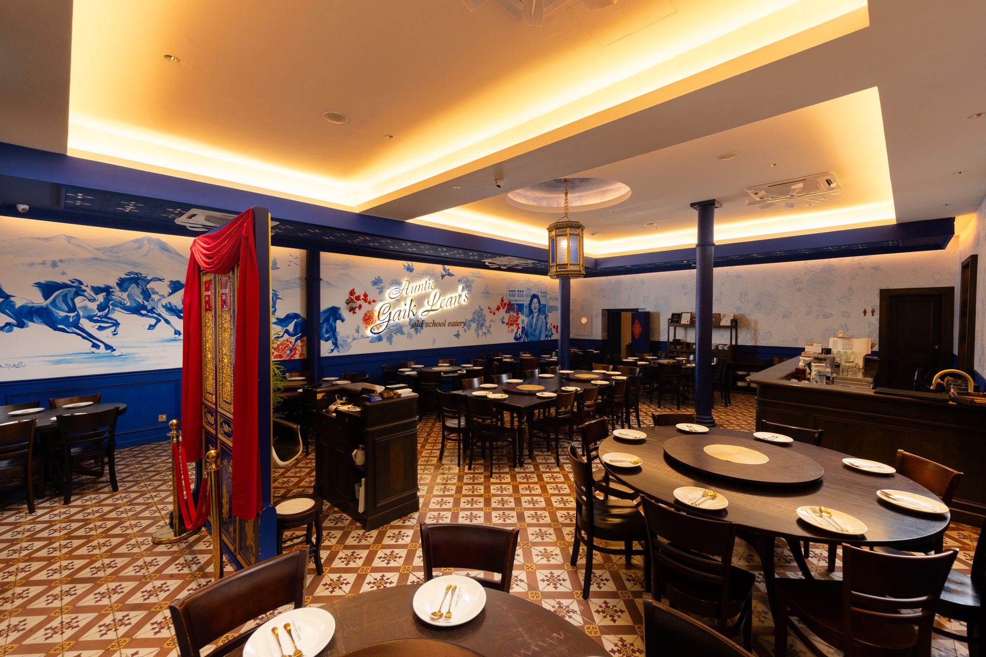 Main dining room at Auntie Gaik Lean's Old School Eatery